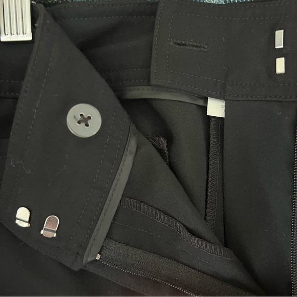 Women's DRESS BARN black w/buttons, capri/cropped pants slacks, size 10 - Picture 3 of 8